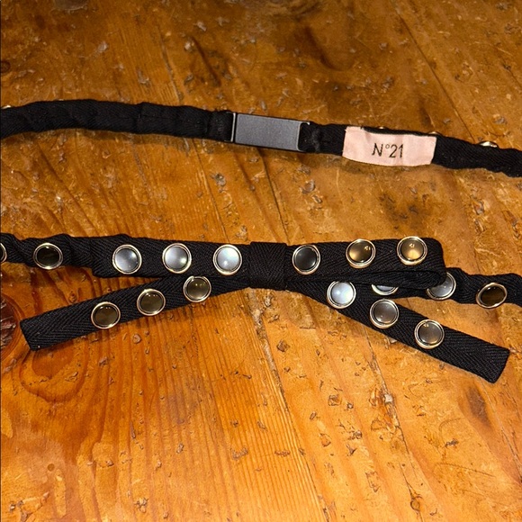 RARE! No. 21 Black studded Women's stretch BOW Belt - Picture 2 of 5